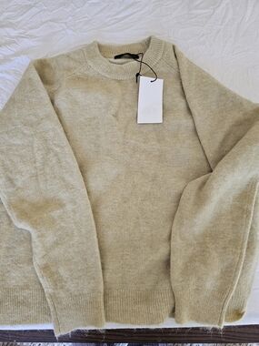 ZARA Light Cream Crewneck Sweater